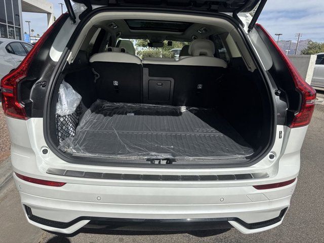 2025 Volvo XC60 Plug-In Hybrid T8 Plus photo