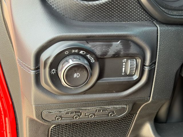 Used 2025 Jeep Wrangler SUV