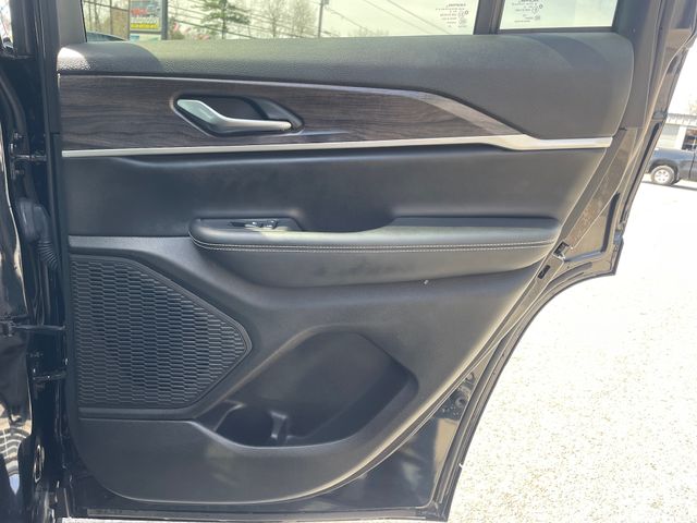 2023 Jeep Grand Cherokee Limited - Diamond Black Crystal Pearlcoat exterior view 14