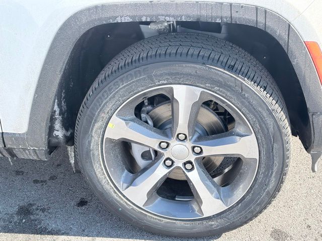 new 2026 Jeep Grand Cherokee car, priced at $43,279