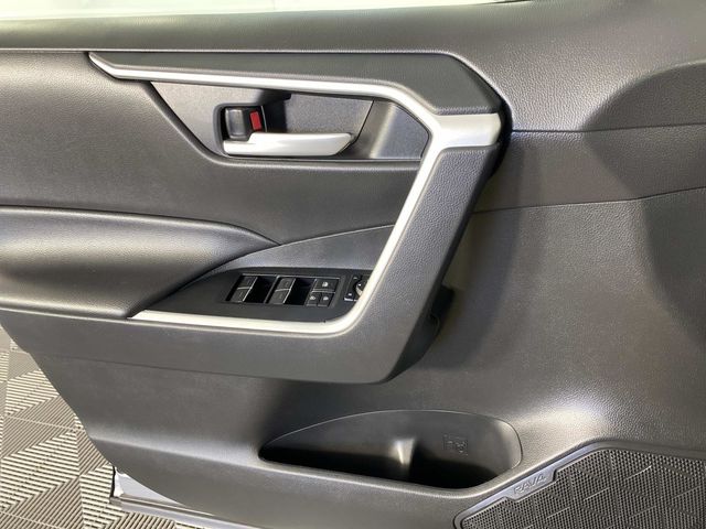 2025 Toyota RAV4 XLE Silver Sky Metallic - Grieco Acura - Image 23
