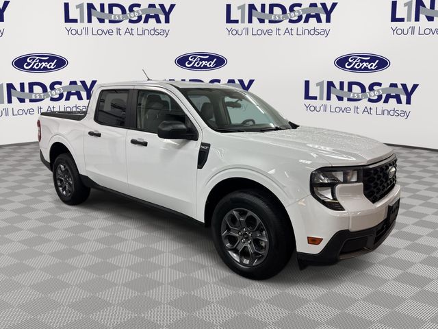 Oxford White 2025 Ford Maverick XLT SuperCrew AWD Pickup Truck All-Wheel Drive 8-Speed Automatic