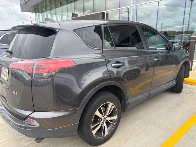 Used 2018 Gray Toyota XLE image 3