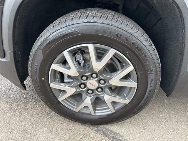2022 GMC Acadia SLE photo