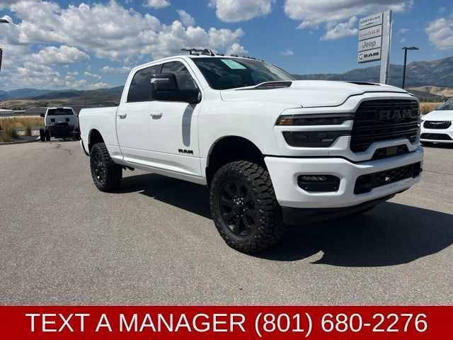Bright White Clearcoat 2026 RAM 3500 Pickup Truck Four-Wheel Drive 8-Speed Automatic