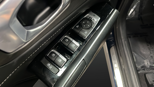 Used 2024 Black Kia X-Line SX image 21