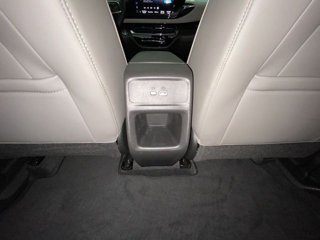 Used 2024 White Buick Avenir image 28
