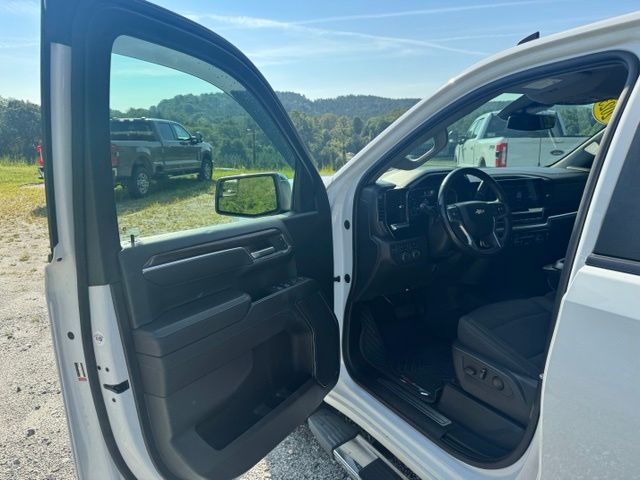 Used 2023 White Chevrolet LT image 12