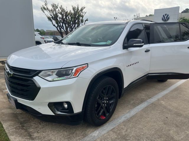 White (Iridescent Pearl Tricoat) 2021 Chevrolet Traverse Premier FWD SUV / Crossover Front-Wheel Drive 9-Speed Automatic
