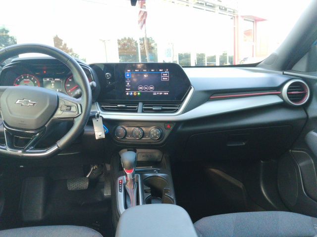 Used 2024 Chevrolet Trax SUV