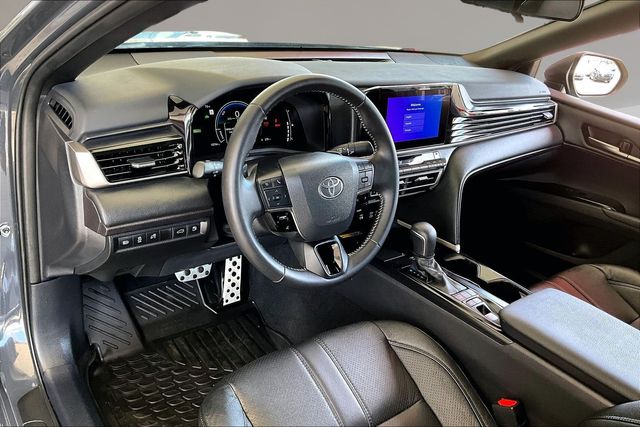 Used 2025 Toyota Camry SE 4D Sedan