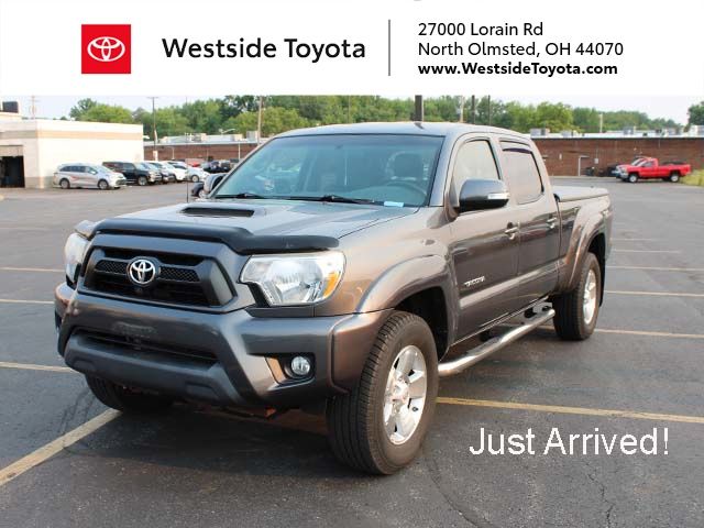 Magnetic Gray Metallic 2015 Toyota Tacoma Pickup Truck Four-Wheel Drive 5-Speed Automatic