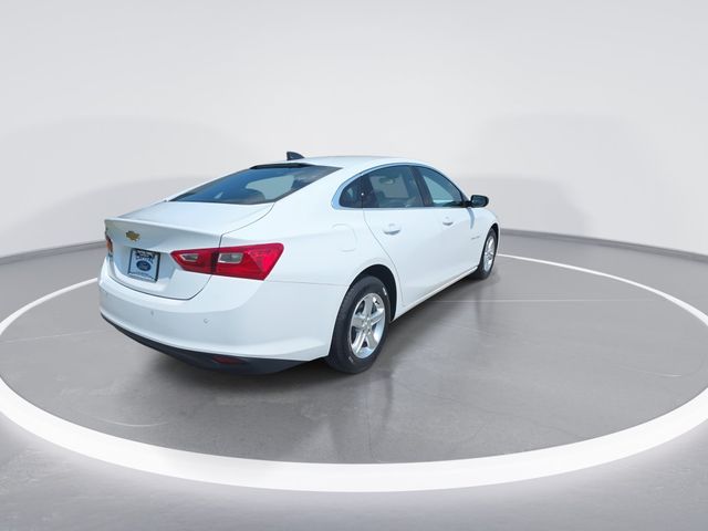 Used 2024 Summit White Chevrolet LS image 8