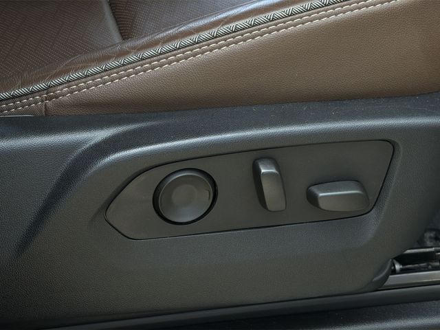 Used 2023 Black Chevrolet High Country image 35