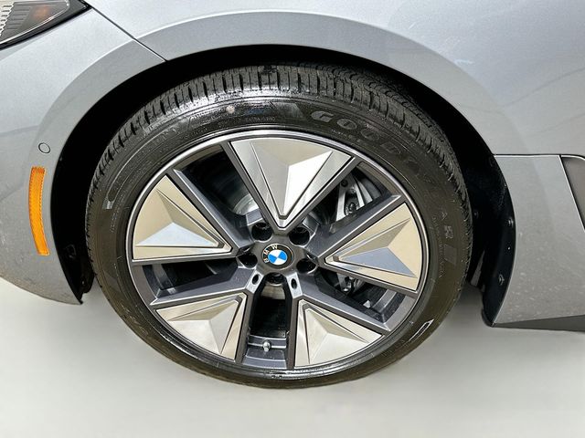 2025 BMW i4 eDrive40 33