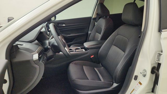 2024 Nissan Altima 2.5 SV - 9
