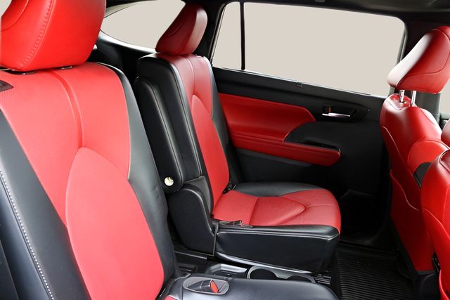 Used Car 2022 Toyota Highlander  Xse For Sale Under $35,000 In Austin, Texas