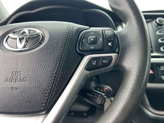 used 2019 Toyota Highlander car, priced at $23,999