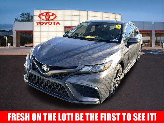 2023 Toyota Camry SE 3