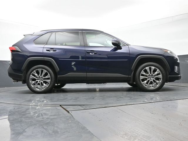 2019 Toyota RAV4 XLE Premium 37