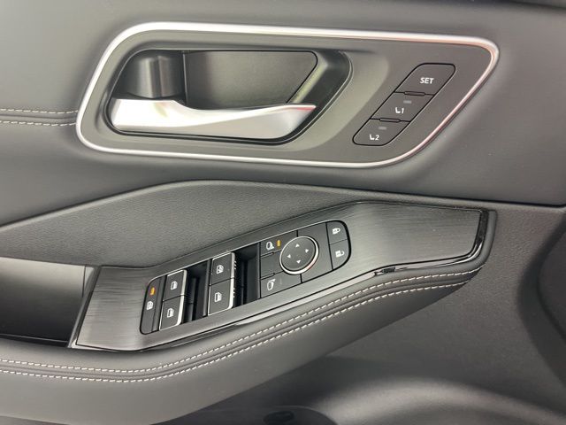 2025 Everest White Pearl Nissan Rogue Platinum FWD SUV