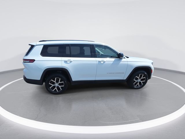 Used 2023 Bright White Clearcoat Jeep Limited image 9