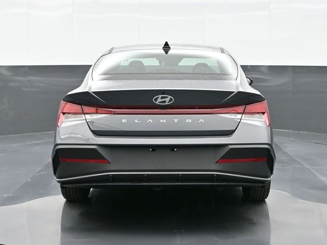 2025 Hyundai Elantra SE 6