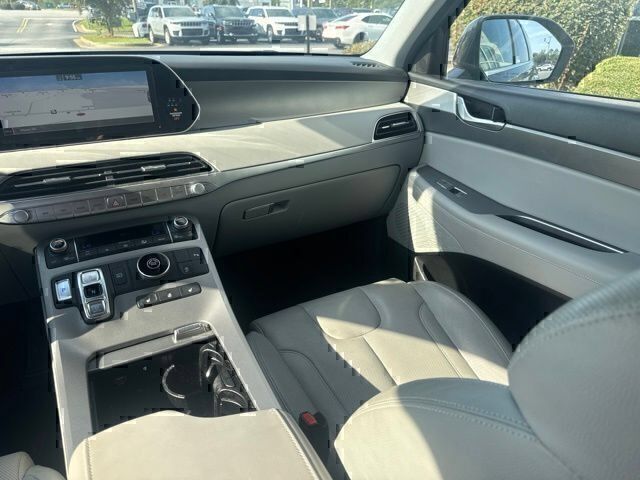 Used 2022 Green Hyundai SEL image 20