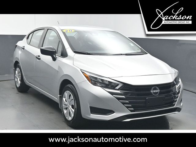 Brilliant Silver Metallic 2025 Nissan Versa Sedan Front-Wheel Drive Continuously Variable Transmission