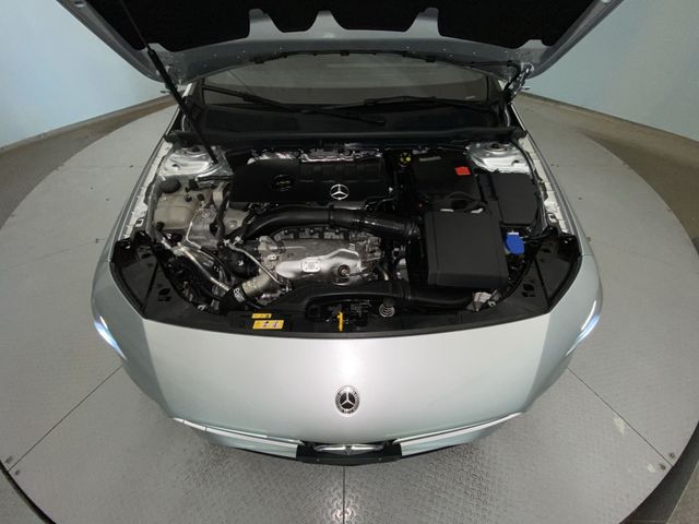Used 2023  Mercedes-Benz CLA 250 image 25