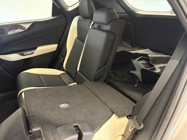 Used 2022  Lexus 350 Premium image 11