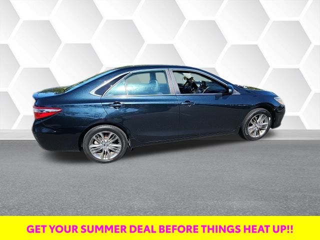 2017 Toyota Camry SE photo