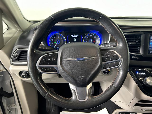 2019 Chrysler Pacifica Touring L 15