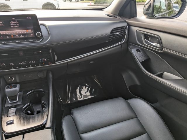 2023 Nissan Rogue SL photo
