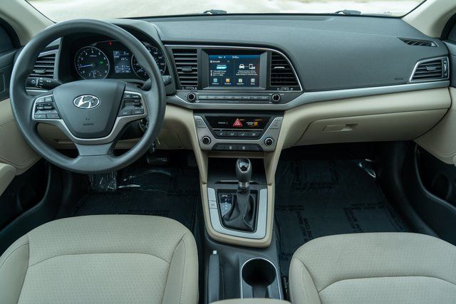 2017 Hyundai Elantra SE 14