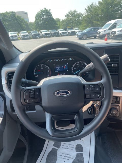 2025 Ford F-350 Super Duty XL