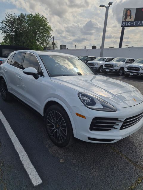 White 2019 Porsche Cayenne AWD SUV / Crossover All-Wheel Drive 8-Speed Automatic