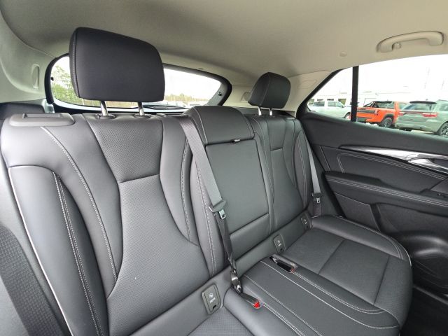 2023 Buick Envision Essence:C02550