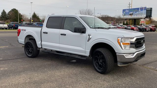 2022 Ford F-150 XLT 2