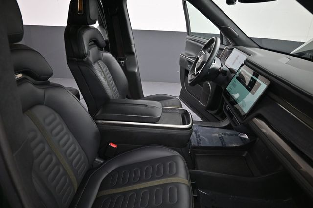 Used 2024  Rivian Adventure image 17