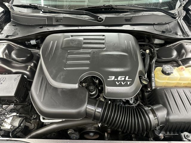Used 2019 Gray Dodge SXT image 18