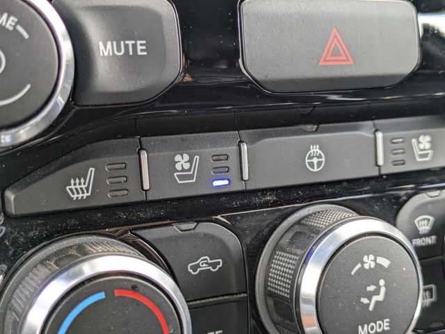 2019 Ram 1500 Laramie Crew Cab 4x4 5'7" Box