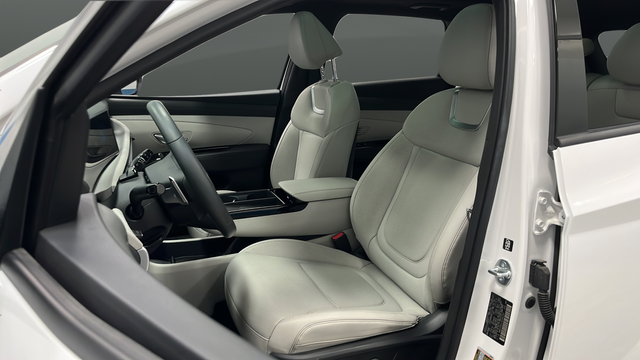 Used 2025 Creamy White Pearl Hyundai Limited image 9