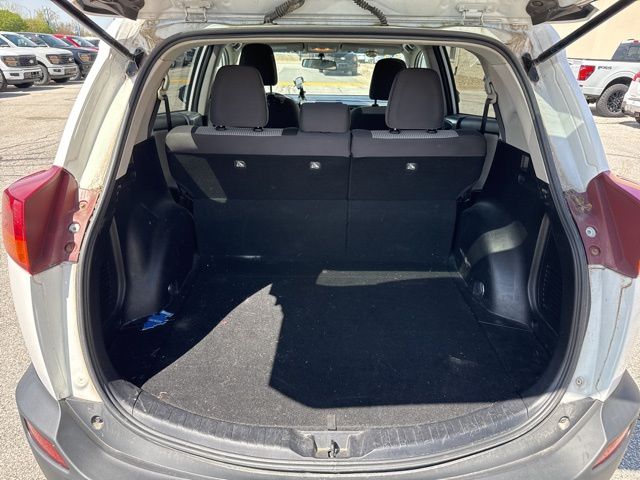 2014 Super White Toyota RAV4 LE AWD SUV