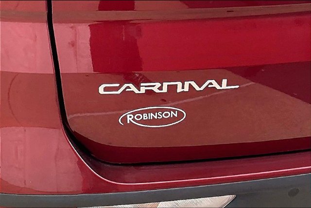 Used 2024 Kia Carnival Van