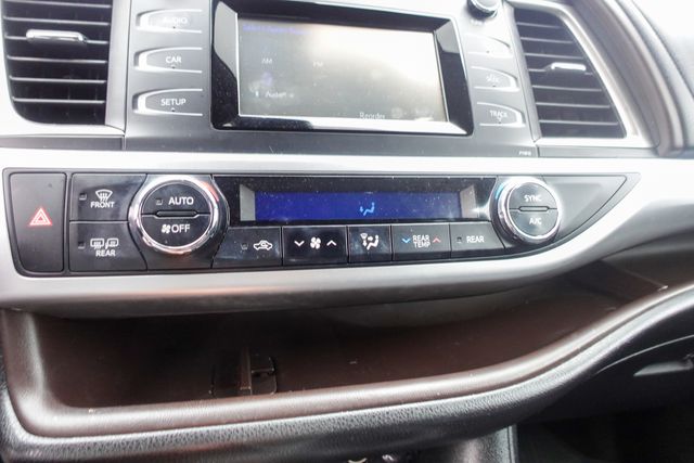 used 2019 Toyota Highlander Hybrid car, priced at $21,000