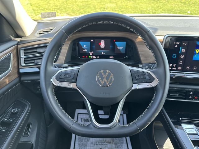Certified Used 2025  Volkswagen 2.0T SE w/Technology image 13