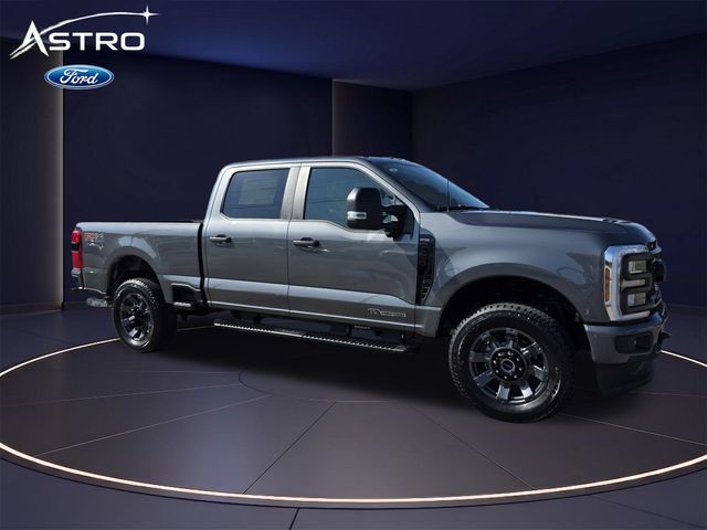 Carbonized Gray Metallic 2026 Ford F-250 Super Duty Pickup Truck Four-Wheel Drive Automatic