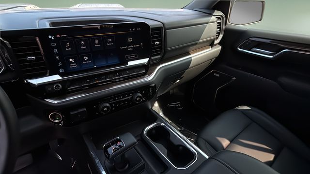 Used 2025 White Chevrolet LT Trail Boss image 25