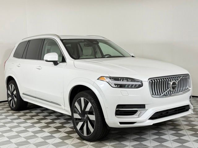 2023 Volvo XC90 Recharge T8 Ultimate Bright Theme 7-Passenger eAWD